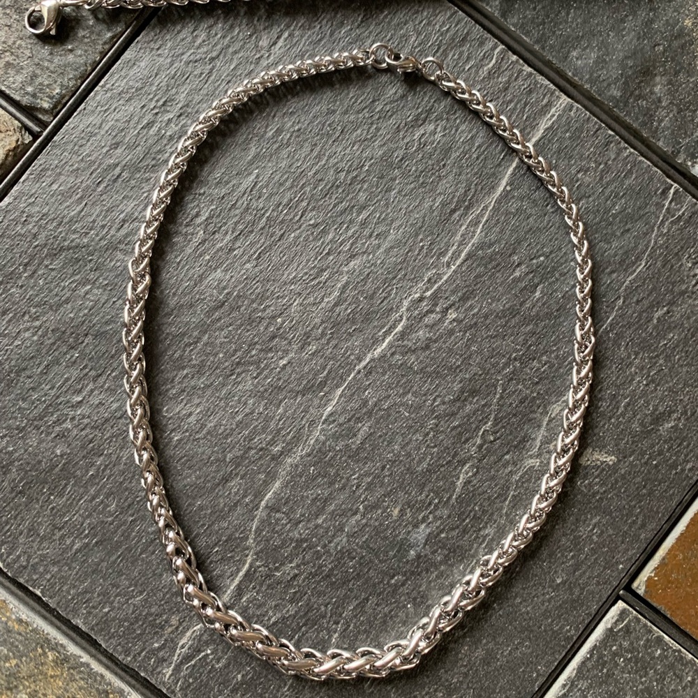 Stainless steel necklace and bracelet set